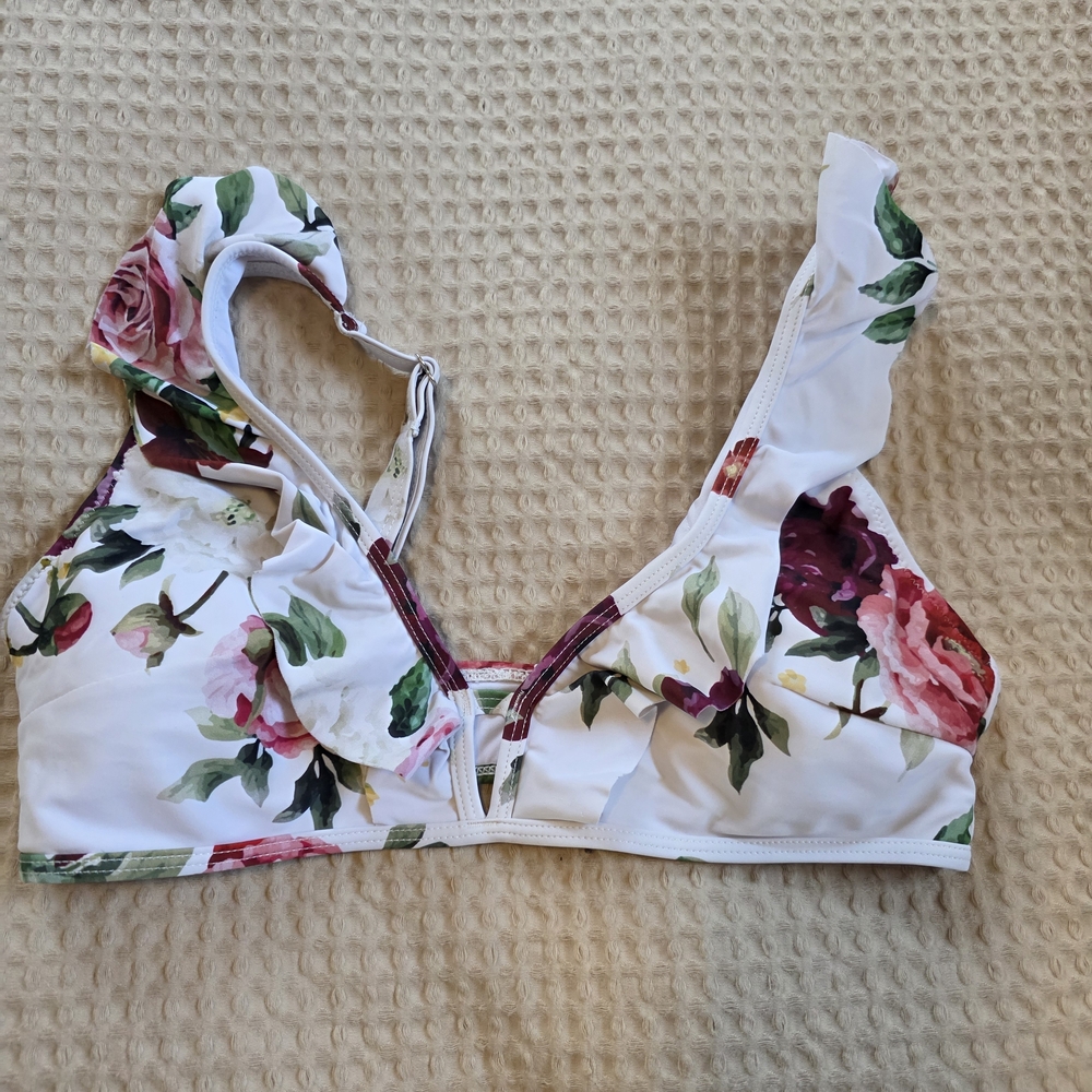 Cupshe Floral Bikini Top - White and Pink